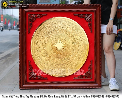 Tranh mặt trống đồng thúc tay mạ vàng 24k khung gỗ gõ 97x97cm
