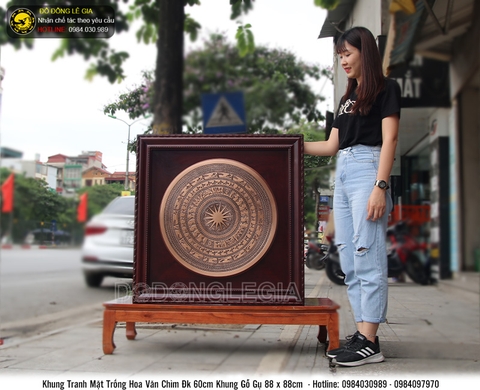 Tranh mặt trống đúc chìm đường kính 60cm khung gụ