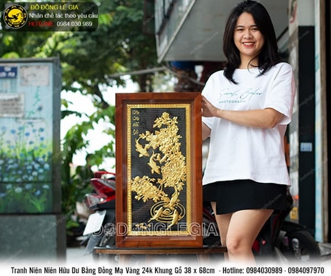 Tranh Cá chép bằng đồng mạ vàng 24k khung gỗ 38x68cm
