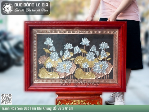Tranh Hoa Sen Dát Tam Khí Khung Gỗ 88x61cm