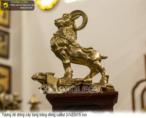 Tượng Dê đứng cây tùng bằng đồng cattut