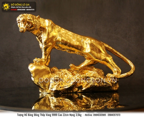 Tượng hổ đứng núi đá bằng đồng dát vàng 9999