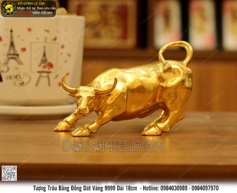 Tượng Trâu Húc bằng đồng dát vàng 9999 dài 18cm