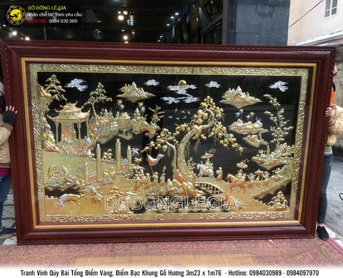 Tranh đồng vinh quy bái tổ mạ vàng điểm bạc 323x176cm