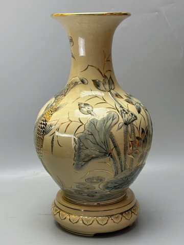 Bình phú quý cá chép hoa sen đắp nổi vẽ vàng 24k