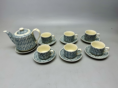 Bộ ấm chén họa tiết cành trúc gốm chu đậu truyền thống