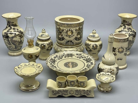 Set 4 Bộ Đồ Thờ Bát Hương Họa Tiết Chìm Vẽ Vàng Kim