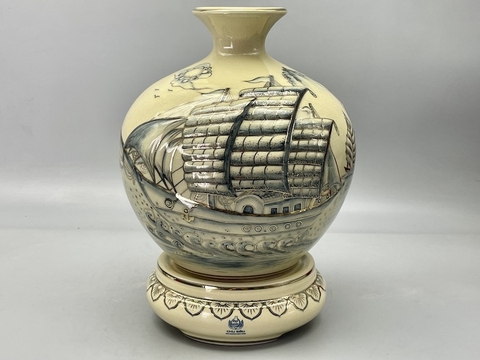 Bình Hút Lộc Thuận Buồm Xuôi Gió H30 Gốm Chu Đậu Đắp Nổi Vẽ Vàng