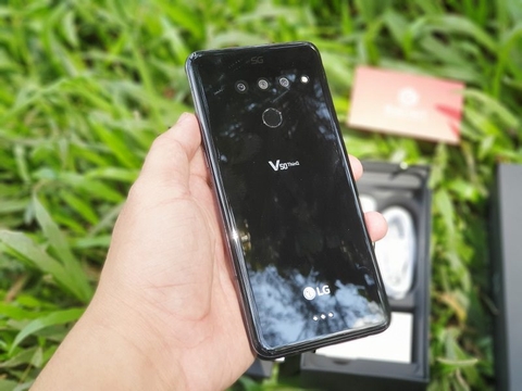 Oppo Reno 3 ra mắt hoành tráng tại quê nhà
