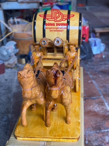 bán ngựa kéo trống rượu