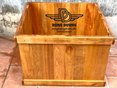 bồn tắm gỗ hình vuông góc