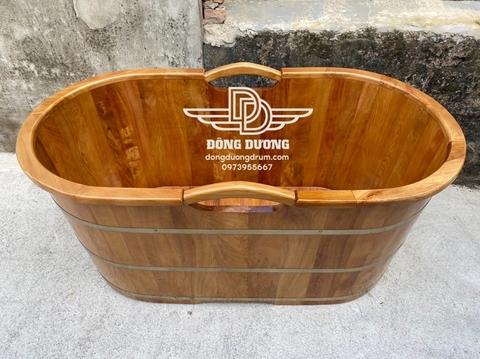 bồn tắm gỗ pơ mu tay vịn