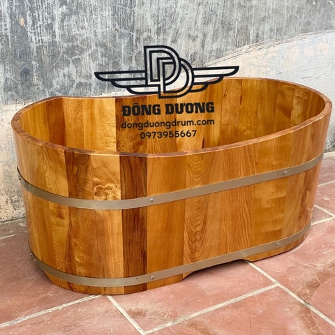 bồn tắm gỗ trẻ nhỏ