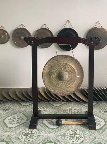 bán chiêng đồng đình làng