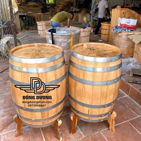 thùng gỗ đựng rượu dáng đứng
