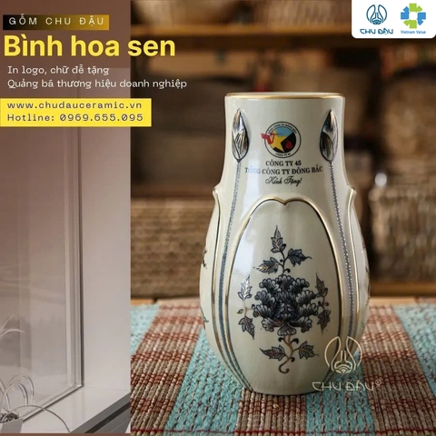 IN LOGO LÊN BÌNH HOA SEN GỐM CHU ĐẬU