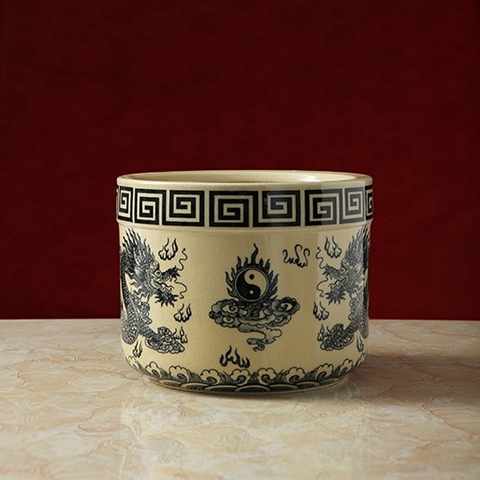 Bát hương phiên bản họa tiết truyền thống