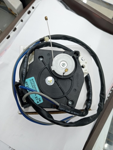 XẢ TOSHIBA ĐEN TRẮNG DẸT KÉ CAP 220V