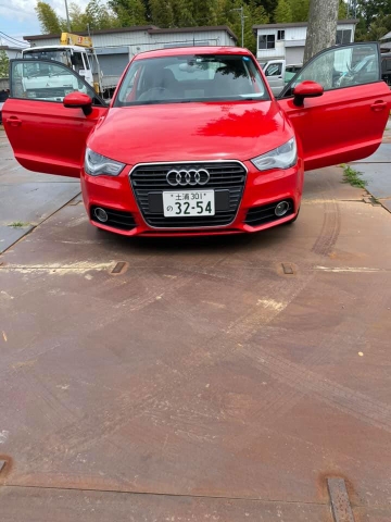 AUDI- A1- 1.4TFSI コンぺPG- 1400cc(19.4km／リットル)