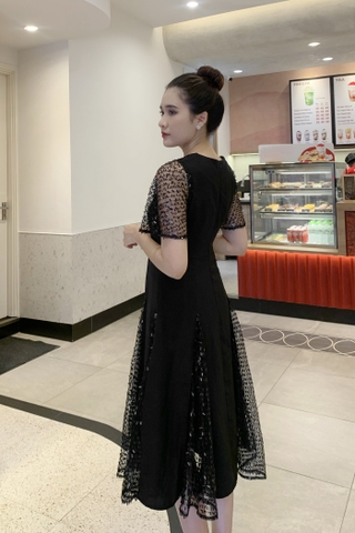 23/V044/XL/01/VÁY XÒE, CỔ VUÔNG, PHỐI REN, ĐEN