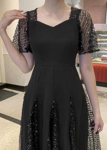 23/V044/L/01/VÁY XÒE, CỔ VUÔNG, PHỐI REN, ĐEN