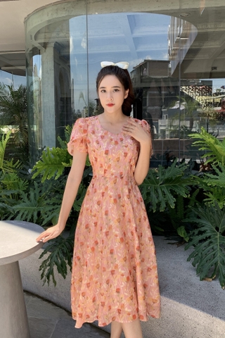 23/V043/XXL/01/VÁY XÒE, TAY NỤ HÔNG, HOA HỒNG