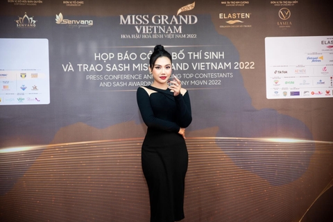 CEO Trinnie Lê xuất hiện thần thái tại họp báo Miss Grand Việt Nam 2022
