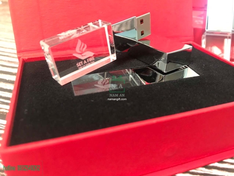 usb pha lê quảng cáo