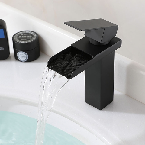 Vòi chậu lavabo chảy máng DAELIM DL-155B