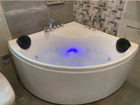 Bồn tắm massage ARES - AR3141M( xục thuỷ lực )