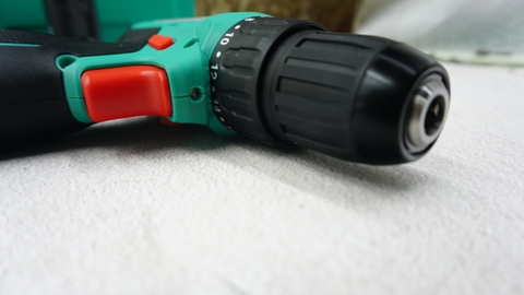 Máy khoan bắt vít pin 10.8V DCA ADJZ1202E