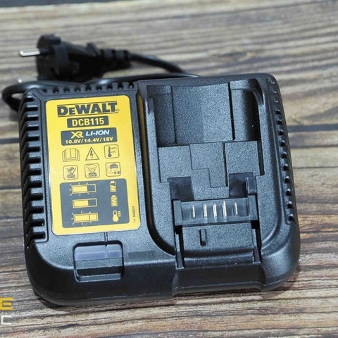Đế sạc pin Dewalt DCB115-KR 18V