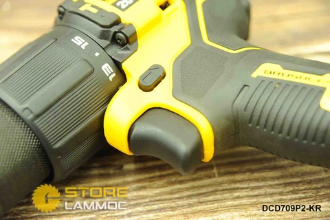 Máy khoan pin có búa  DEWALT DCD709P1