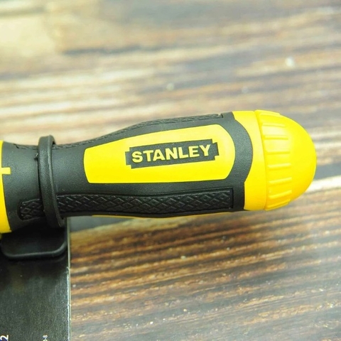 Tua vít đa năng đảo chiều 10 mũi Stanley STHT68010-8