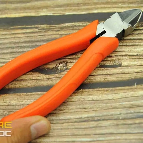 Kìm cắt nhựa lưỡi bằng Fujiya GPN-150FS
