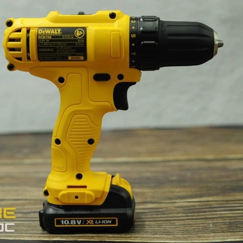 Máy khoan vặn vít pin Dewalt DCD700C2 10.8V