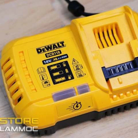 Máy cưa đĩa pin Dewalt DCS575T2-KR 54V