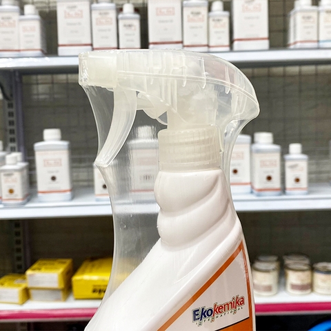 Dung dịch tẩy nhựa cây và xác côn trùng 600ml Ekokemika X-REMOSK