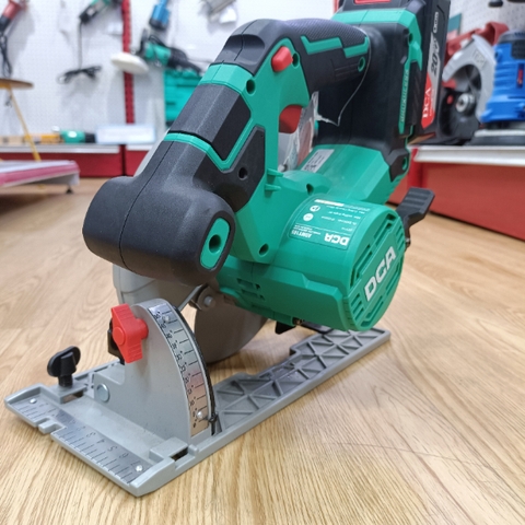 Máy cưa đĩa pin 20V 165mm DCA ADMY165DM