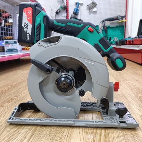 Máy cưa đĩa pin 20V 165mm DCA ADMY165DM