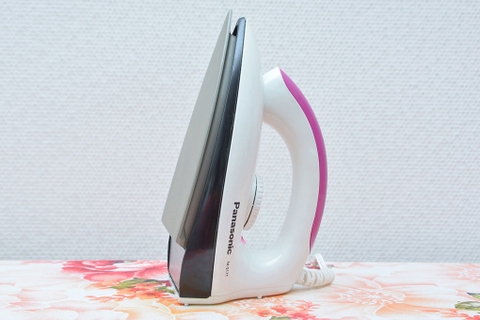 Bàn ủi khô Panasonic NI-317TVRA (NI-317TXRA) - 1000W (Hàng chính hãng)