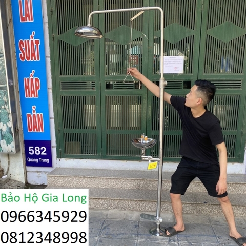 bồn rửa mắt và tắm khẩn cấp