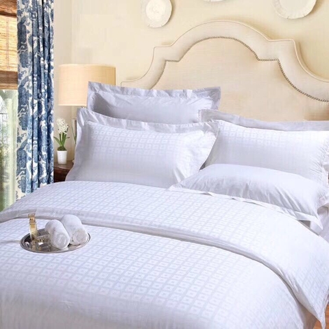 Chăn ga giường khách sạn màu trắng vì sao vậy?