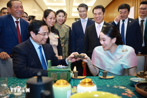 Thủ tướng Việt Nam, Thái Lan cùng thưởng trà