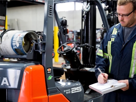 10 bước kiểm tra xe nâng trước khi vận hành