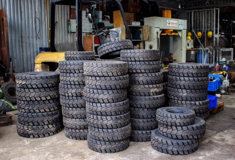 Bảng giá lốp xe nâng hàng chính hãng Komatsu, Toyota, TCM, Mitsubishi