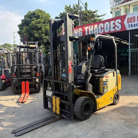 XE NÂNG KOMATSU 2.5T ĐIỆN (Xe 2021. Bình khô 2021) FE25-1-302982