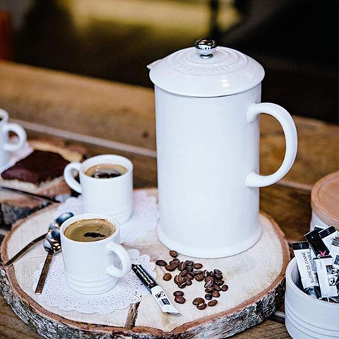 Cốc cafe Le Creuset Holly bằng sứ màu trắng 1L [Hàng Đức]