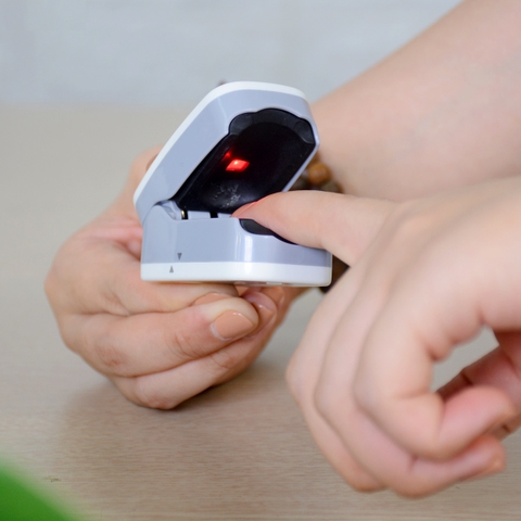 Máy Đo Khí Máu Và Nhịp Tim Cá Nhân Beurer PO30