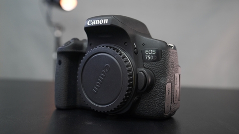 Tại sao Canon 750D là chiếc máy ảnh phù hợp nhất với các bạn mới bắt đầu?